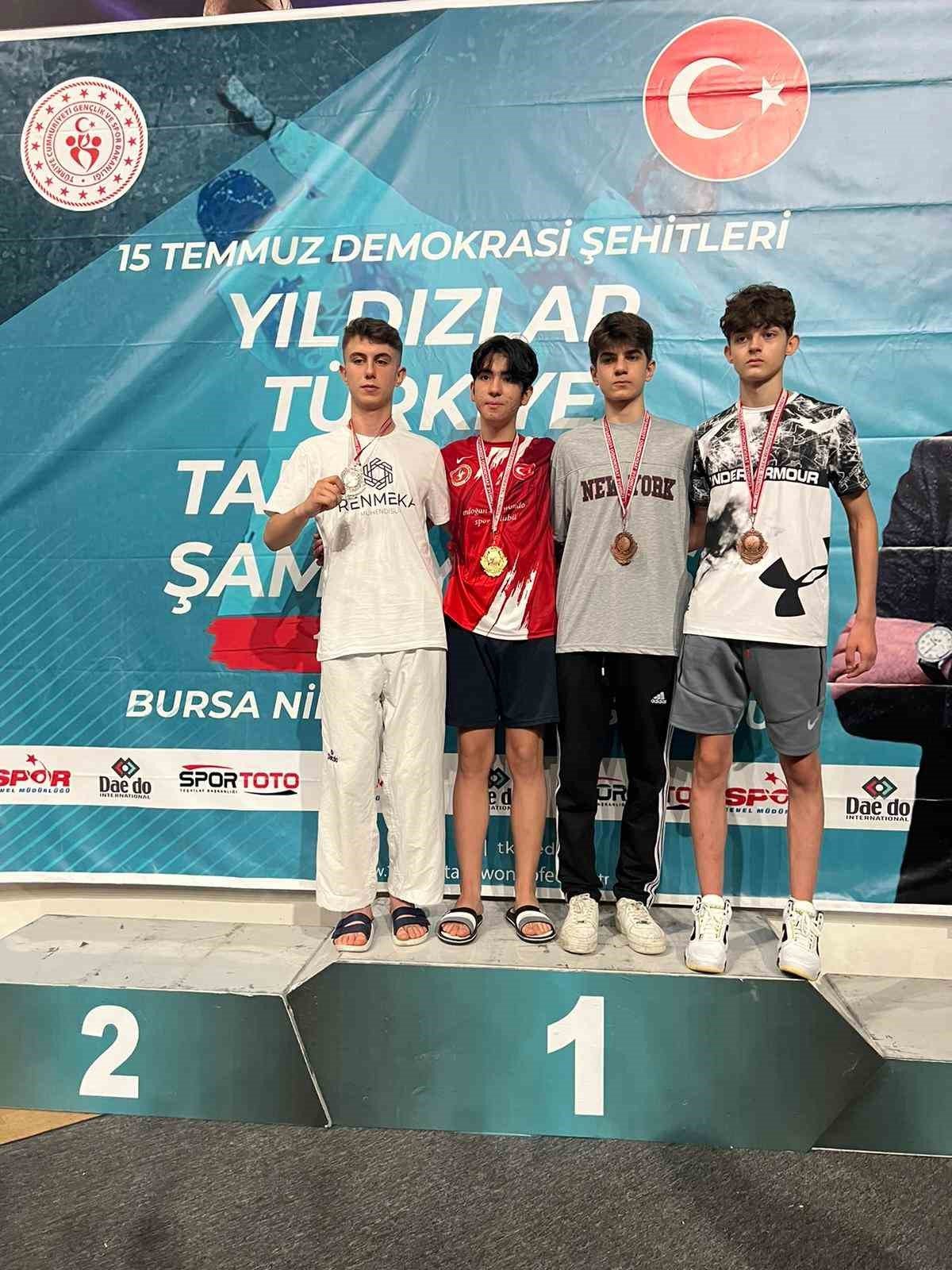 Eren Özkaya, Türkiye üçüncüsü oldu