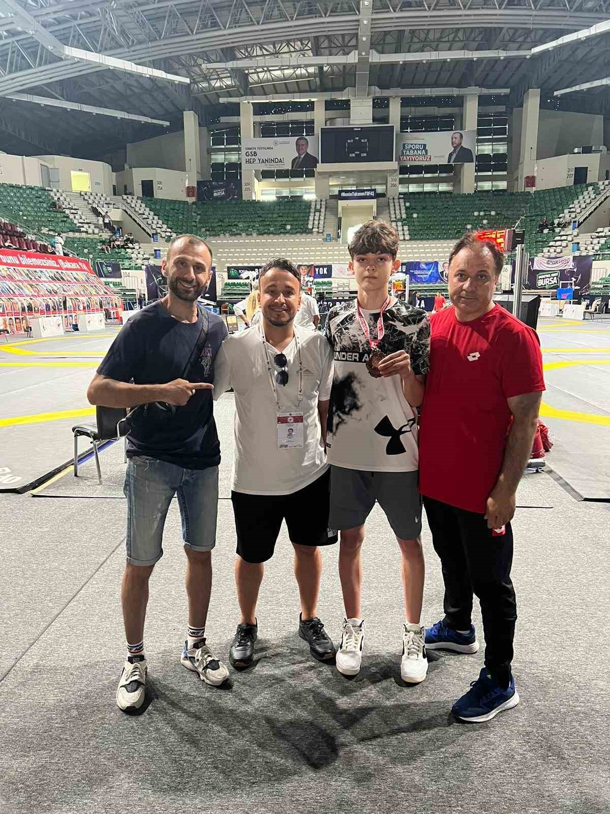 Eren Özkaya, Türkiye üçüncüsü oldu