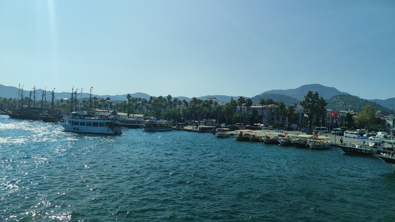 Yaz mevsiminin vazgeçilmez aktivitesi tekne turları, farklı konseptlerle tatilcilere hizmet veriyor