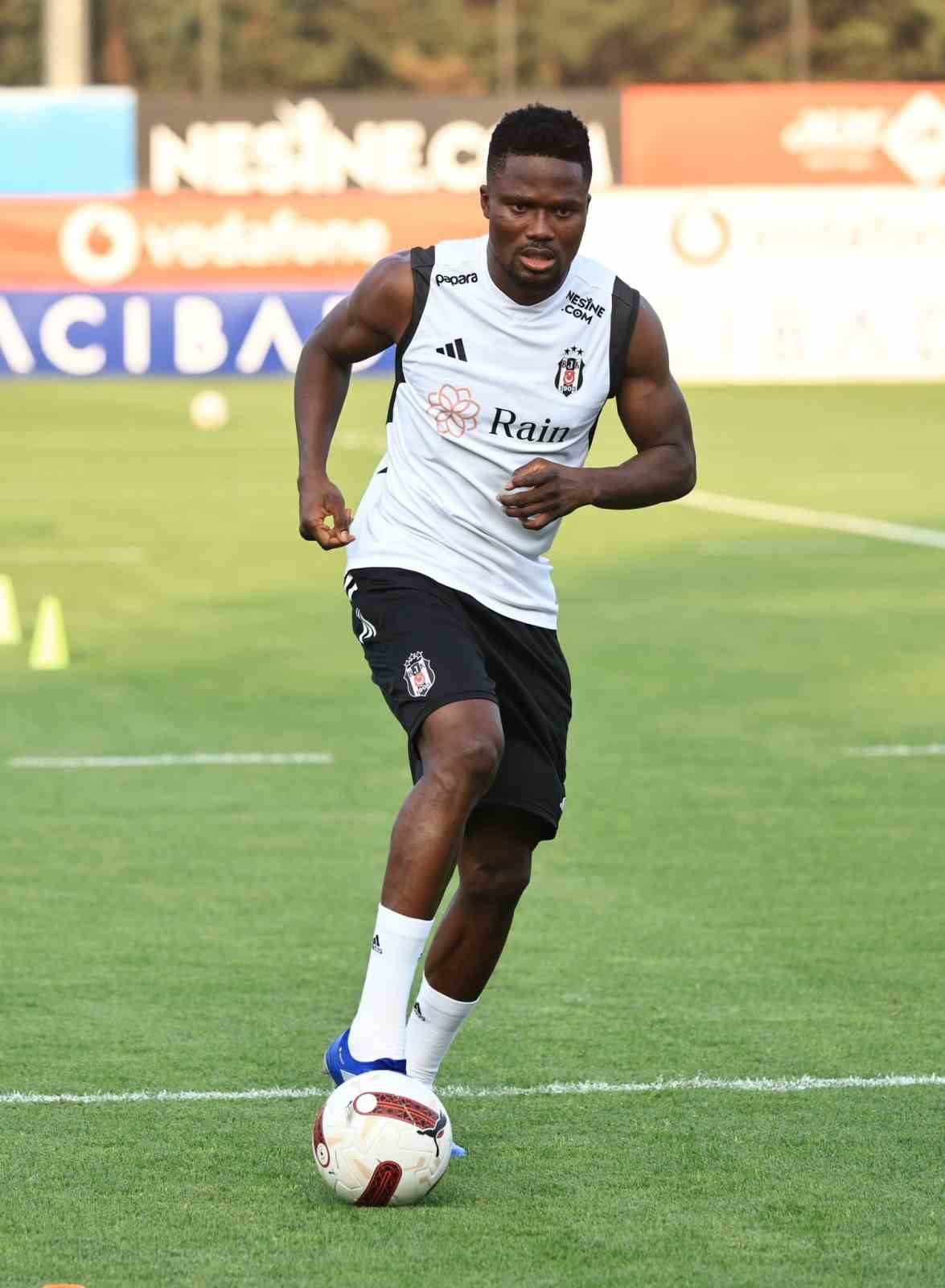 Beşiktaş’ta Amartey ve Onana, ilk antrenmanına çıktılar