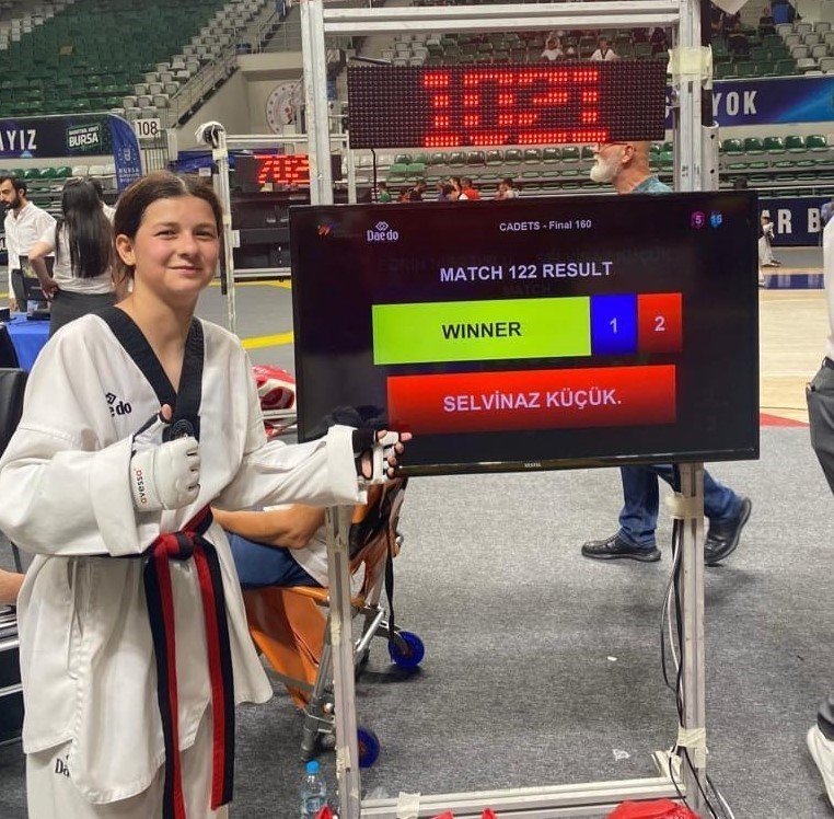 Yunusemreli Selvinaz, Dünya Şampiyonası biletini aldı