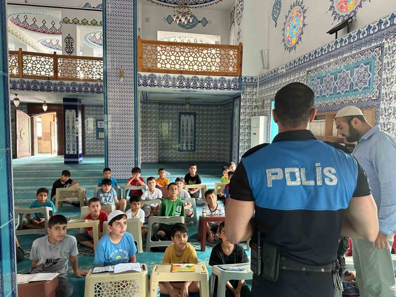 Polisten çocuklara kanal ve göle girmeyin uyarısı