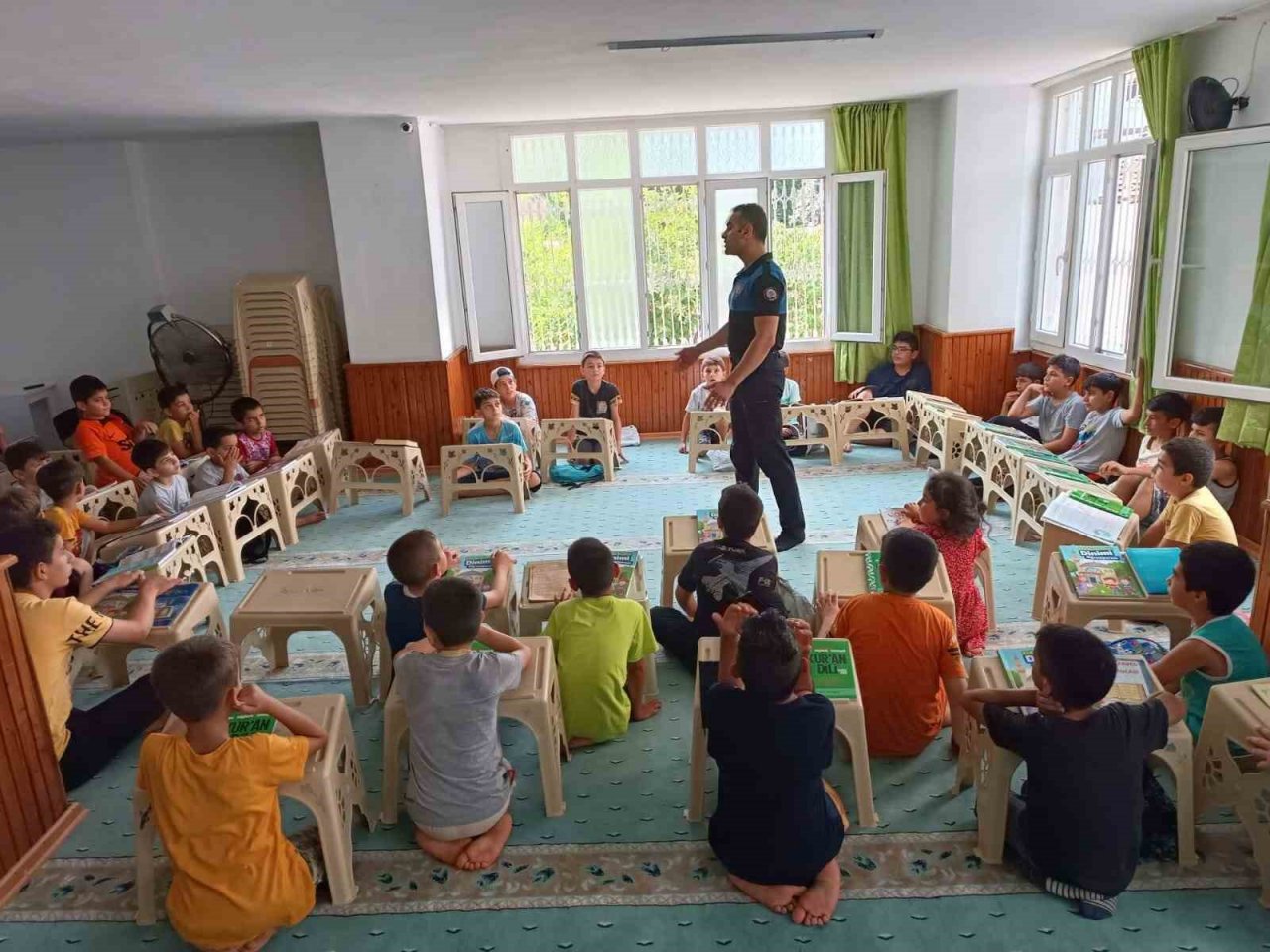 Polisten çocuklara kanal ve göle girmeyin uyarısı