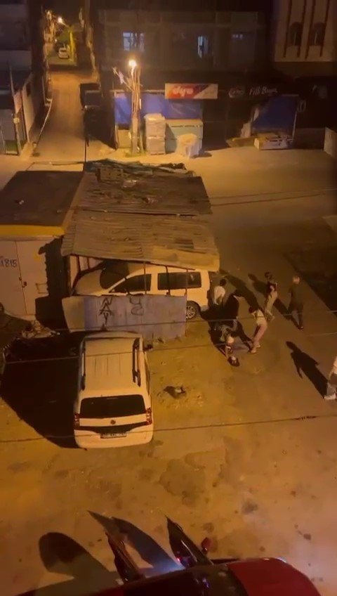 Adana’da sokak ortasında tartışmada silahlar çekildi: 1 yaralı