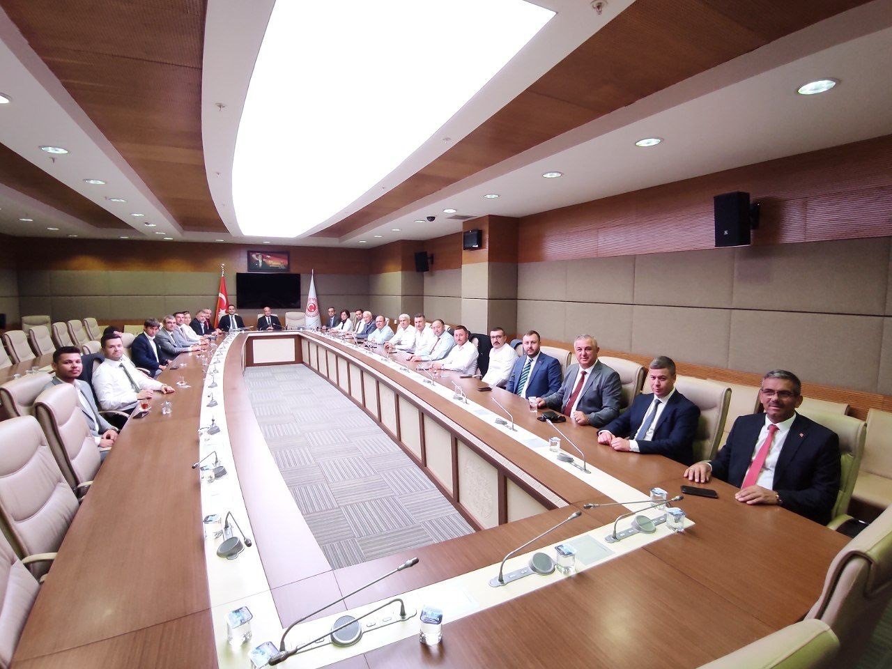 AK Parti heyeti tam kadro Ankara’da