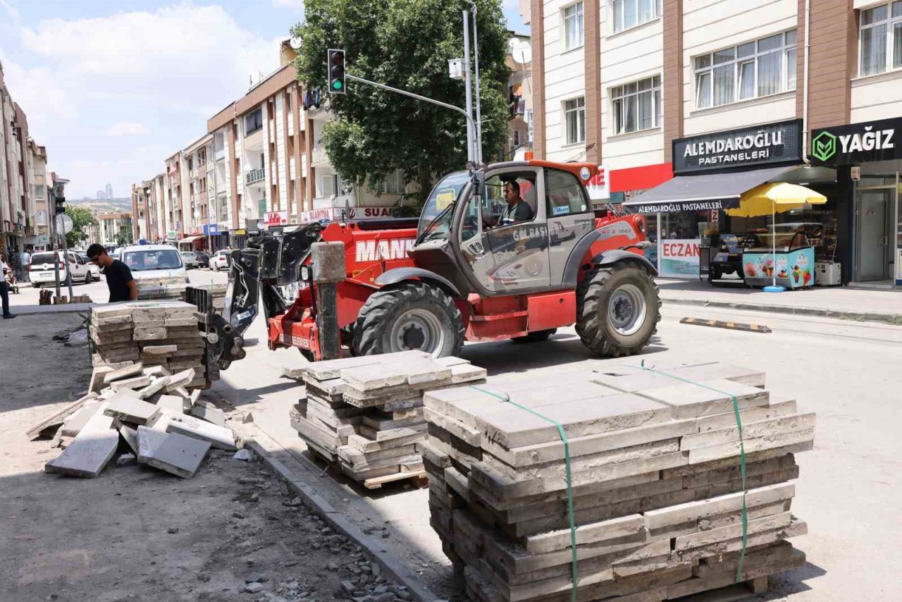 Gölbaşı’nda eski kaldırım taşları geri dönüştürülüyor