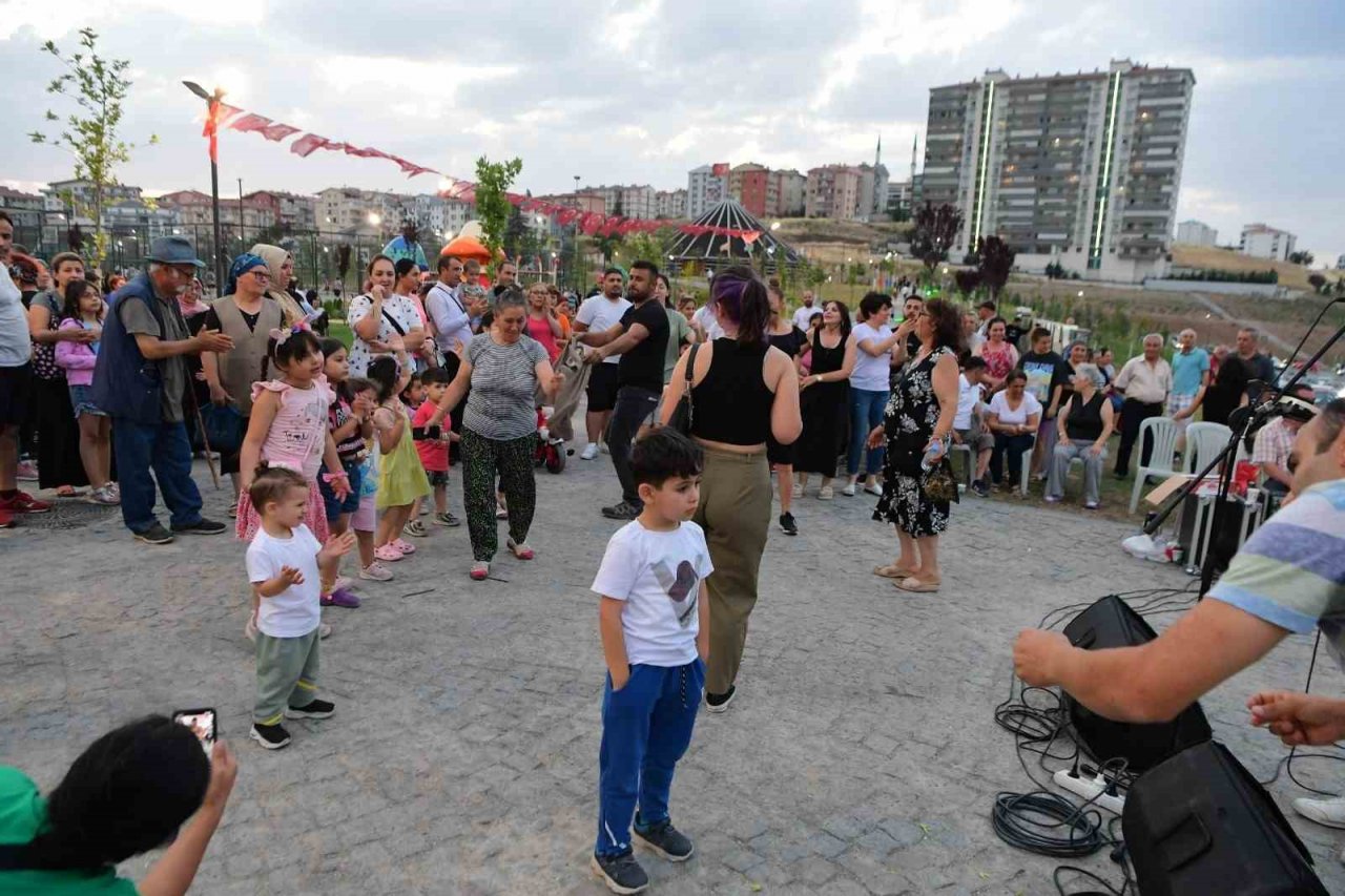Mamak Belediyesi parklarında müzikal etkinlikler başladı