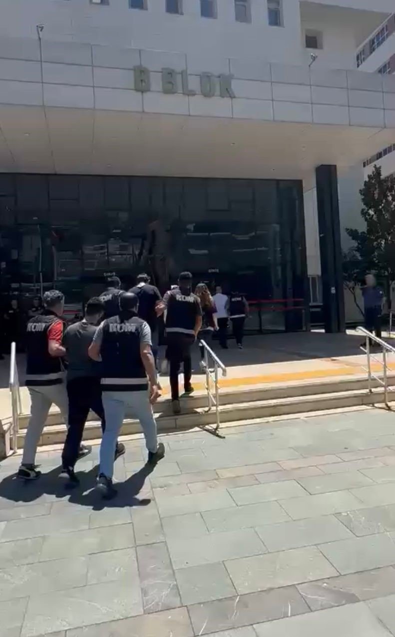 Piramit satış sistemiyle para toplayıp vatandaşı 500 milyon TL dolandırdılar