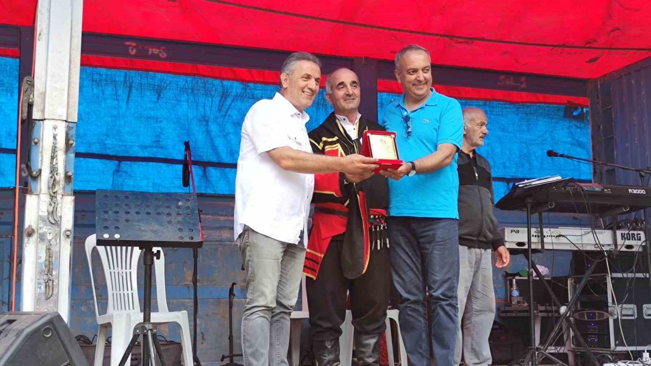 207 yıllık geleneği yaşatmak için Papart Yaylasında bir araya geldiler