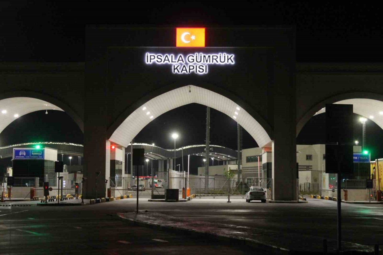 Avrupa’ya gitme hayaliyle tırın dorsesine giren 4 göçmen öldü