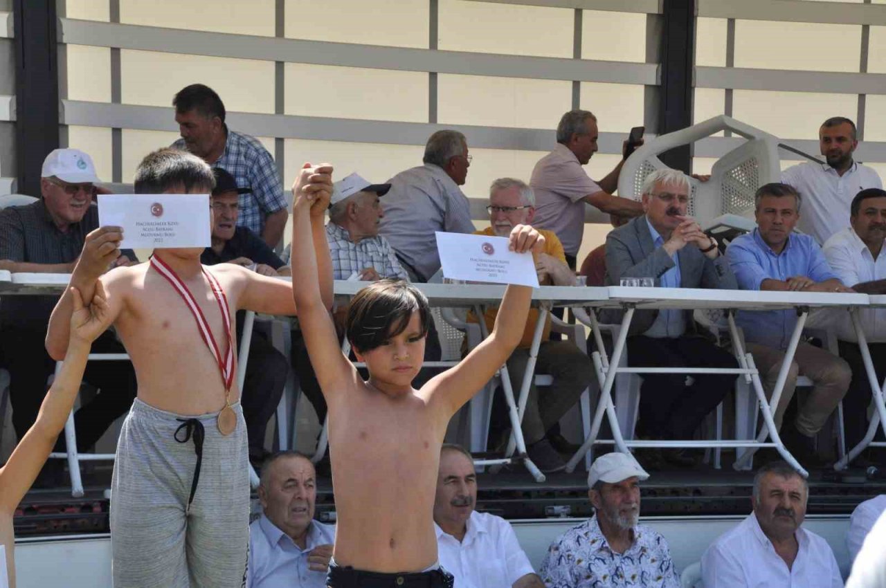 Köyde bayram şenliği