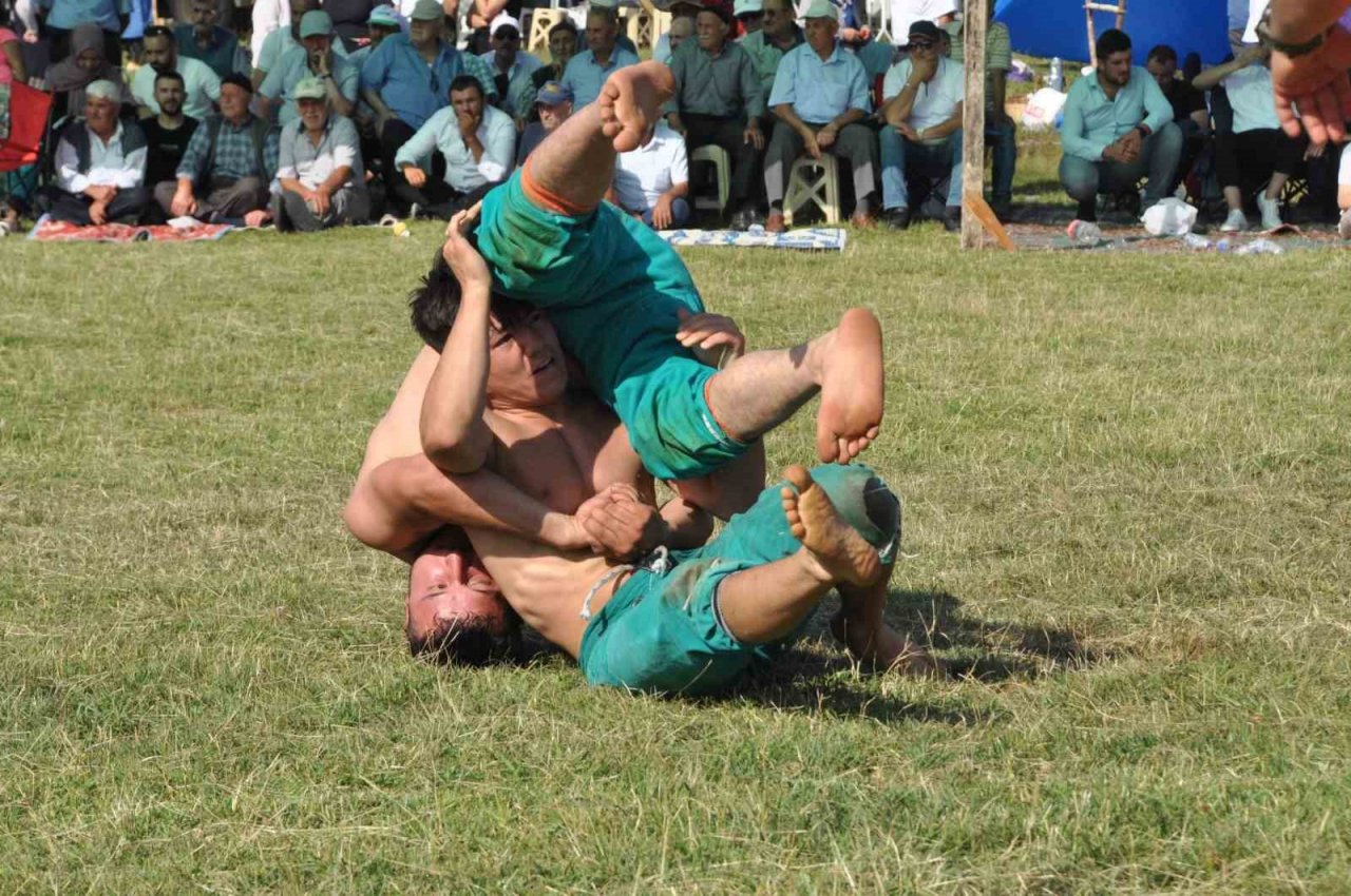 Köyde bayram şenliği