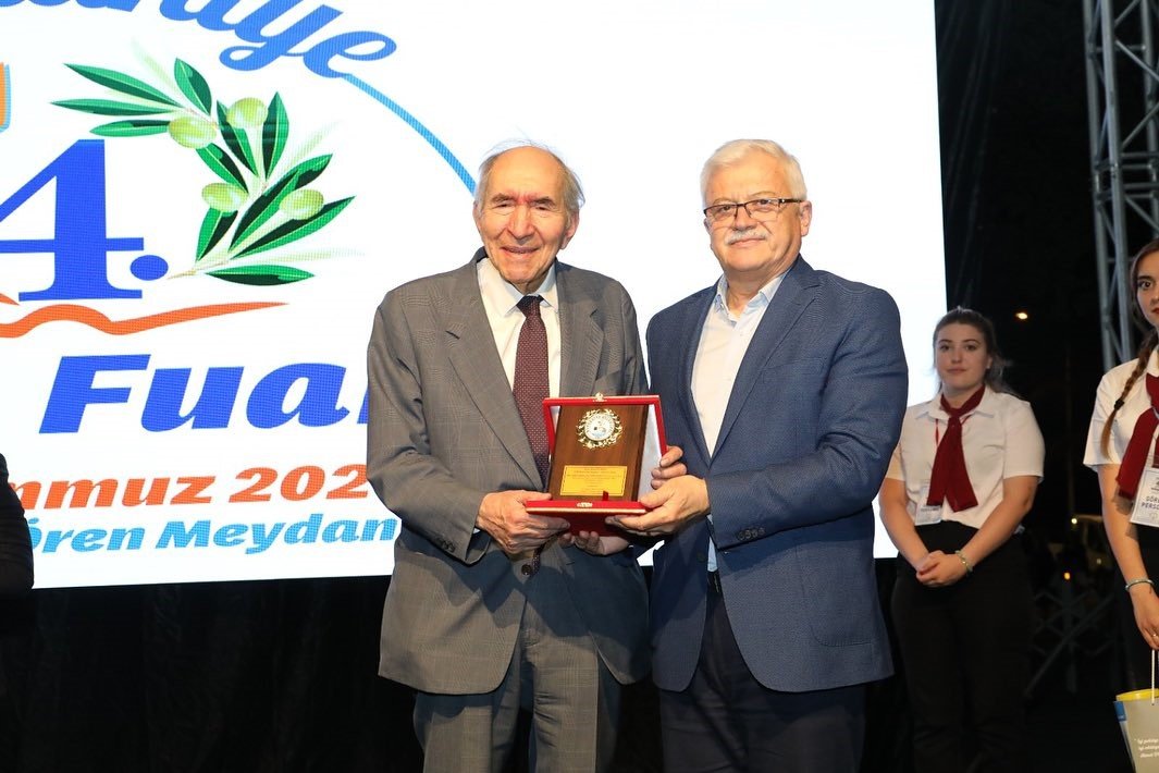 Burhaniye 4. Kitap Fuarı’na görkemli kapanış töreni