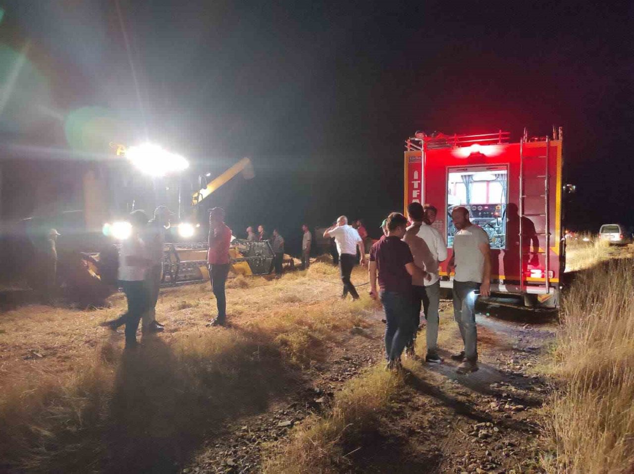 Biçerdöverde çıkan yangın büyümeden söndürüldü