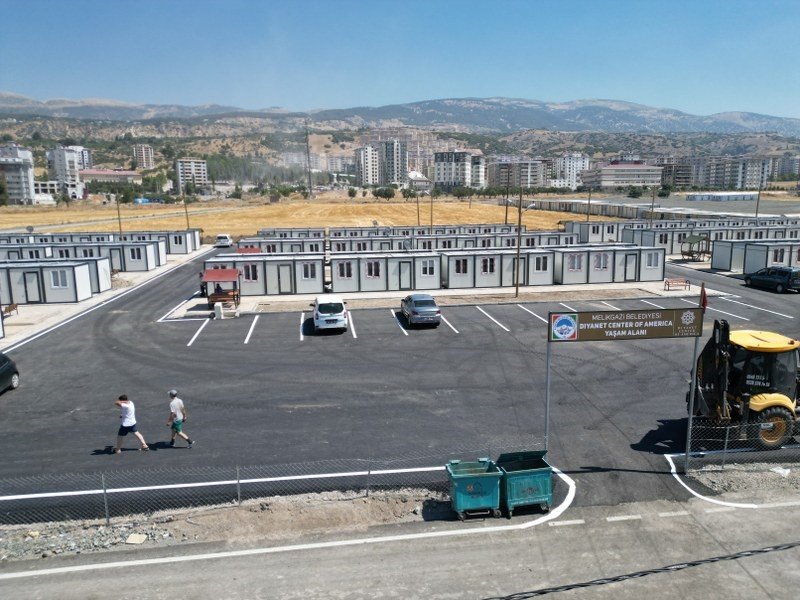 Melikgazi’nin yardım eli depremzedelerin gönüllerine uzanmaya devam ediyor