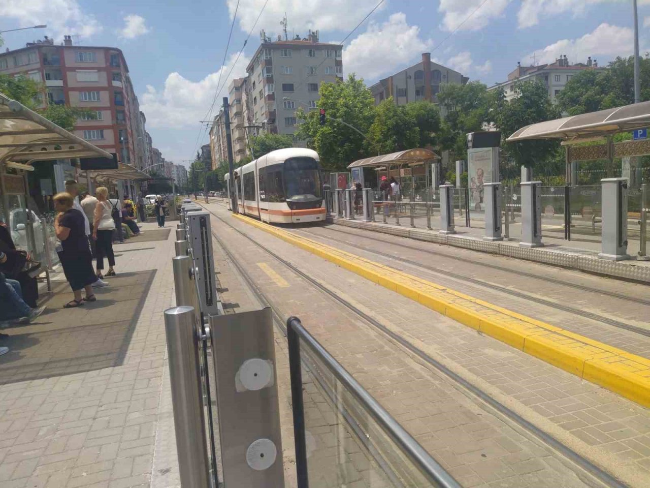 Arızalanan tramvay ulaşımda aksamalara sebep oldu