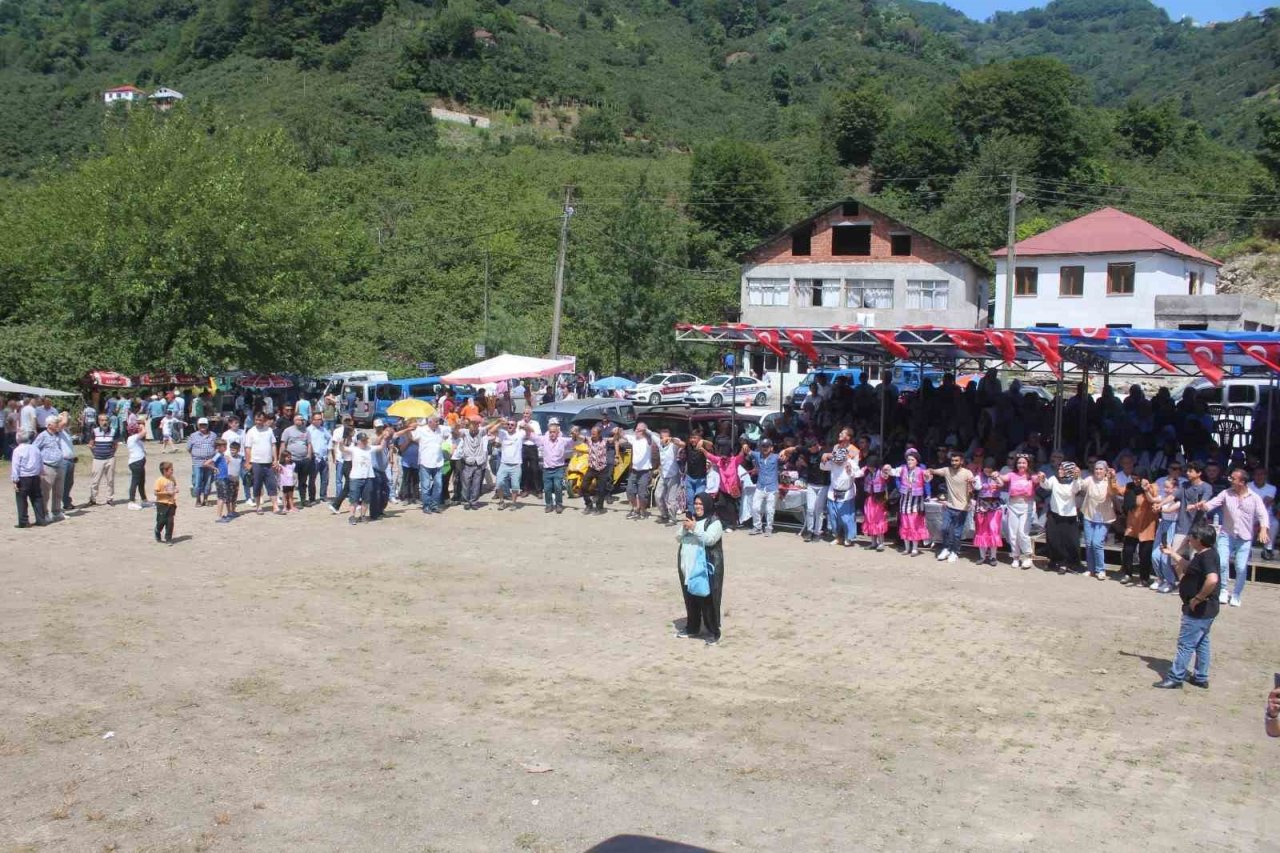 Giresun`da fındık hasadı öncesi köylüler fındık festivalinde buluştu