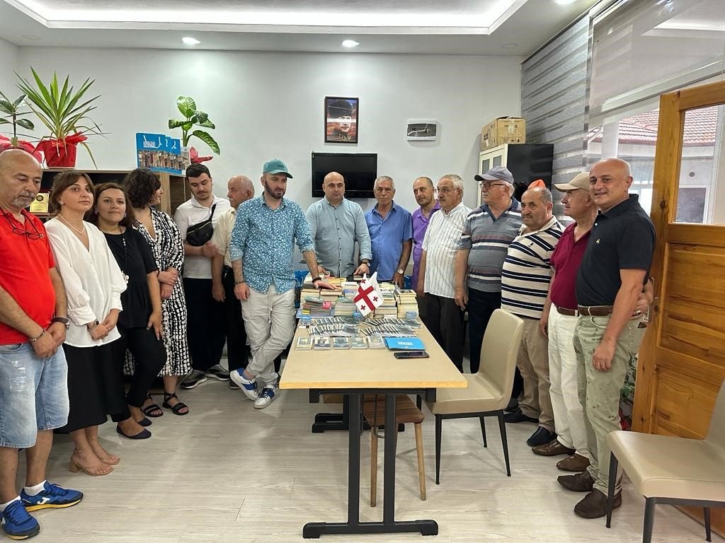 Gürcülerden Sinop’taki kütüphaneye hediye 500 kitap
