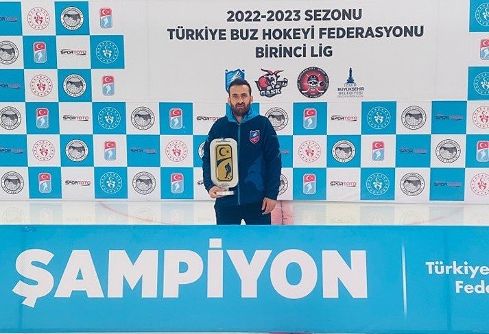 Buz Hokeyinde Erzurum Büyükşehir şampiyon