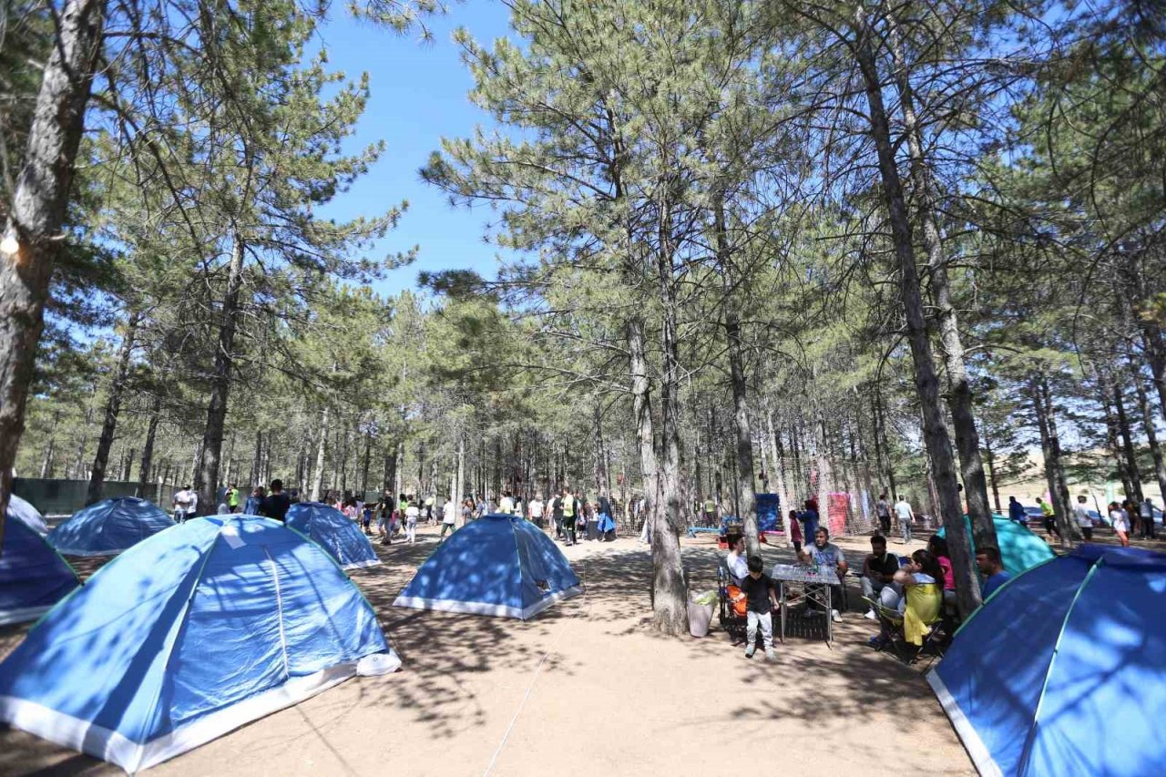 Büyükşehir’in doğa kampı ile Kayserililer doğaya akın etti
