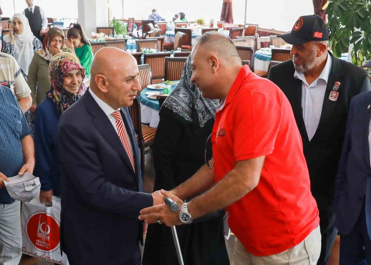 Başkan Altınok şehit ve gazi aileleriyle buluştu