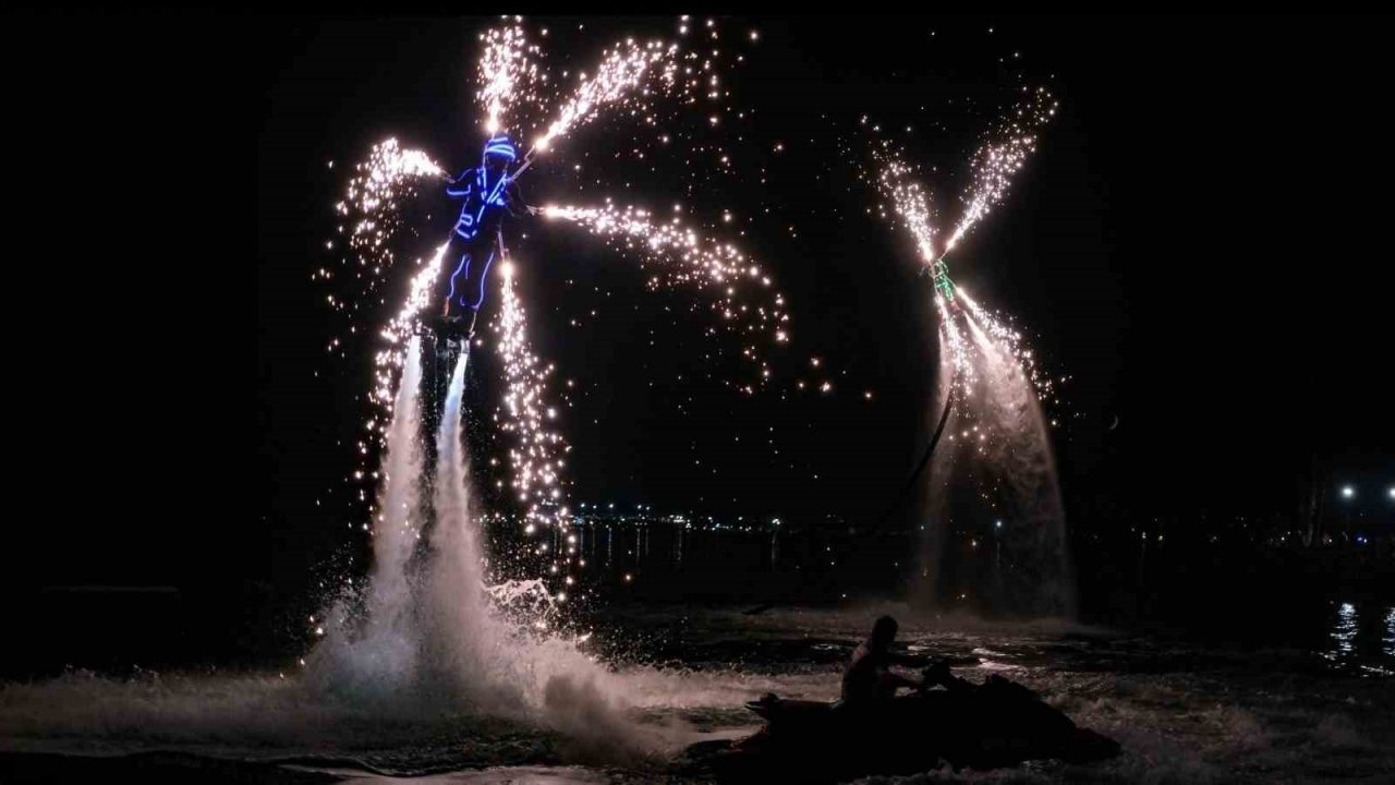 Dünya şampiyonu 3 gün boyunca yaptığı şovla yer çekimine meydan okudu