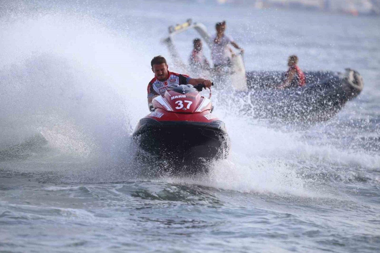 Dünya şampiyonu 3 gün boyunca yaptığı şovla yer çekimine meydan okudu