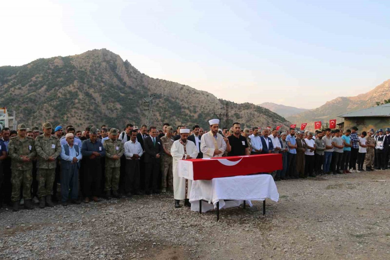 Şehit güvenlik korucusu Hasan Çiftçi son yolculuğuna uğurlandı