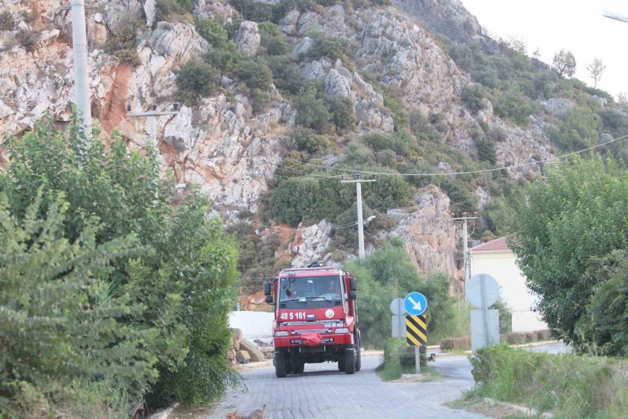 Seydikemer yangını kontrol altına alındı