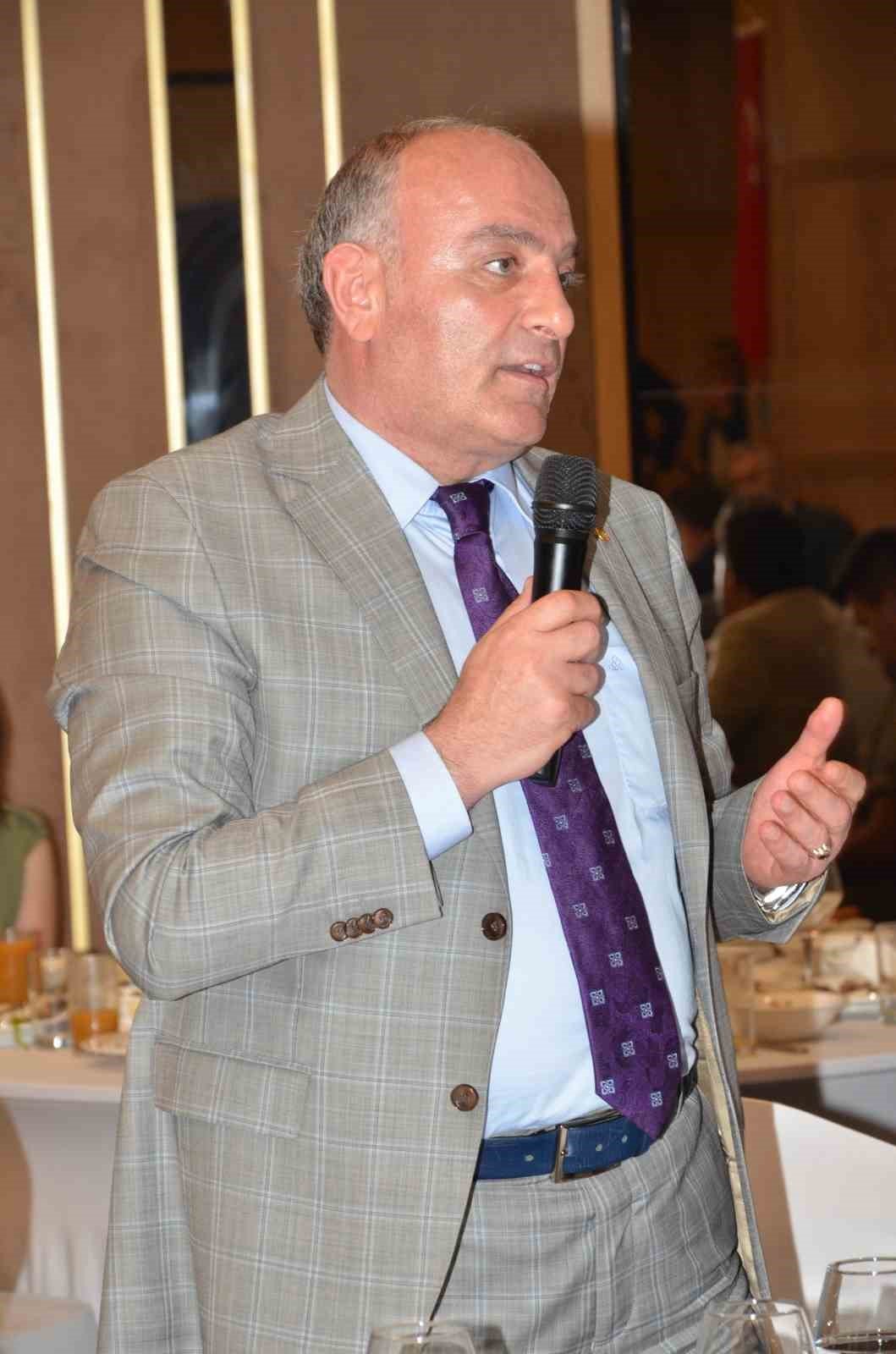 Özakalın, STK Toplantısında iş dünyasının sesi oldu