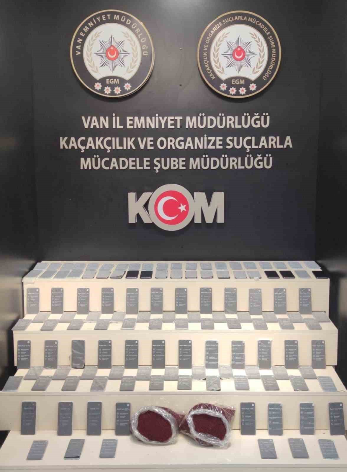 Van’da gümrük kaçağı malzemeler ele geçirildi