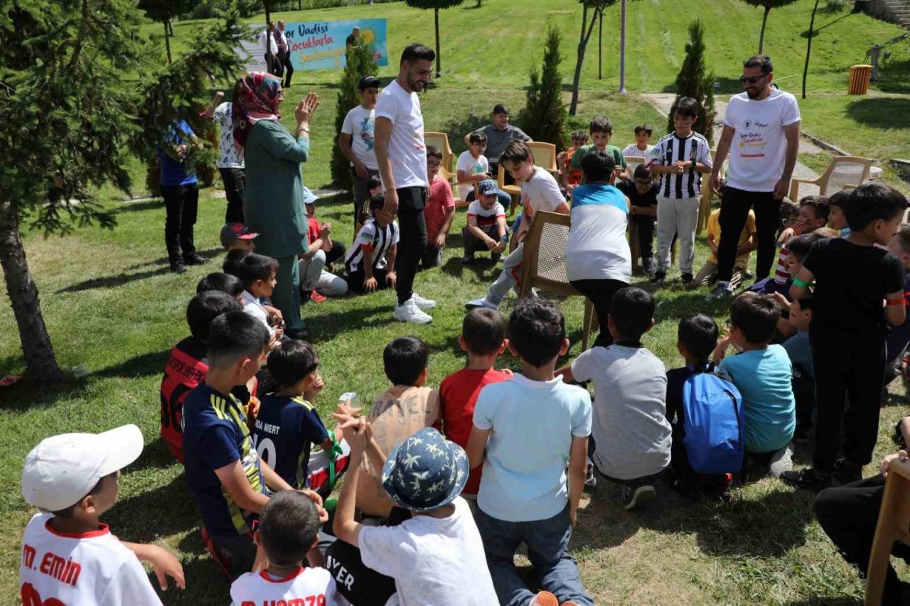Çocuklar hem eğleniyor hem öğreniyor