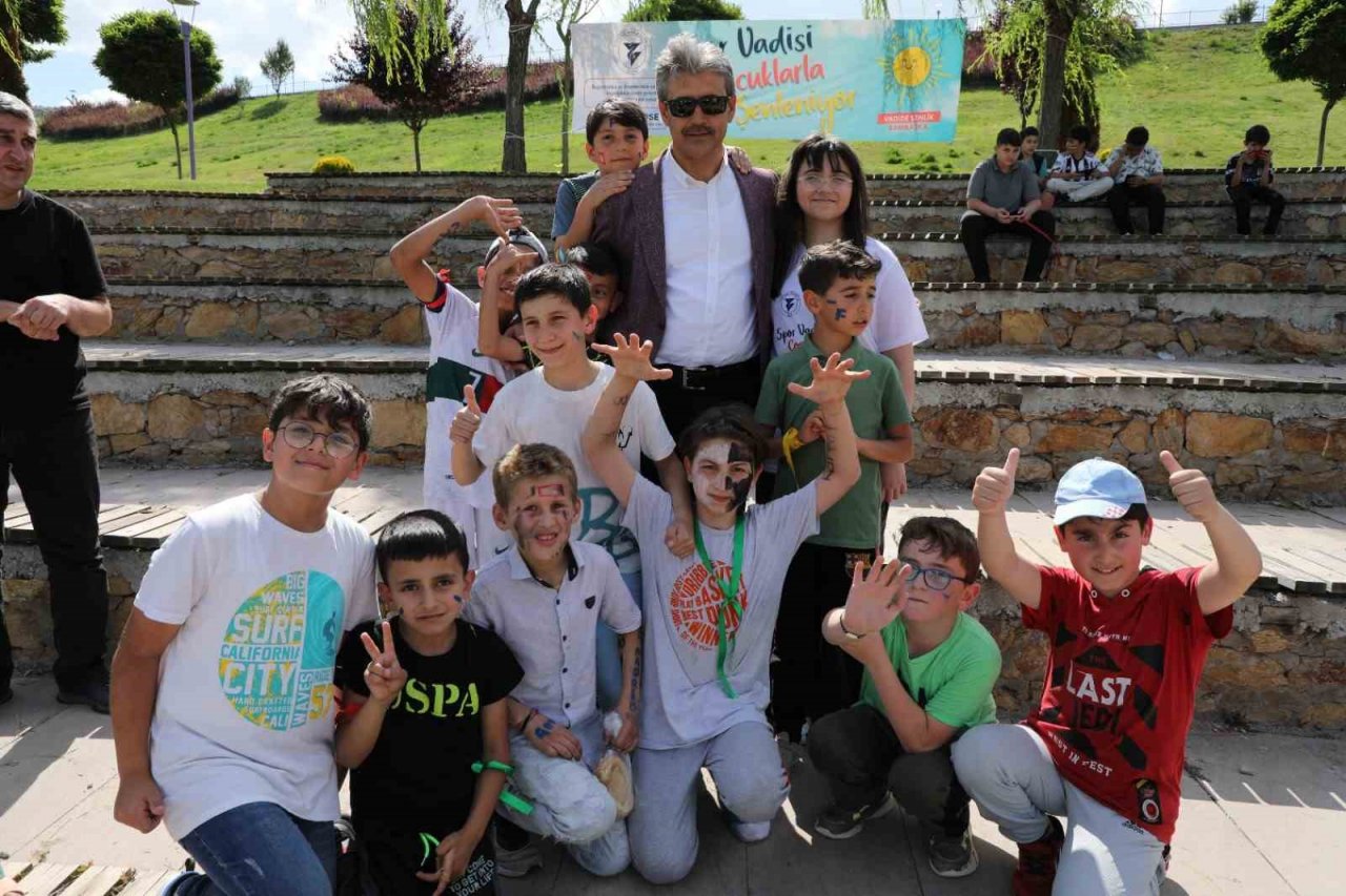 Çocuklar hem eğleniyor hem öğreniyor