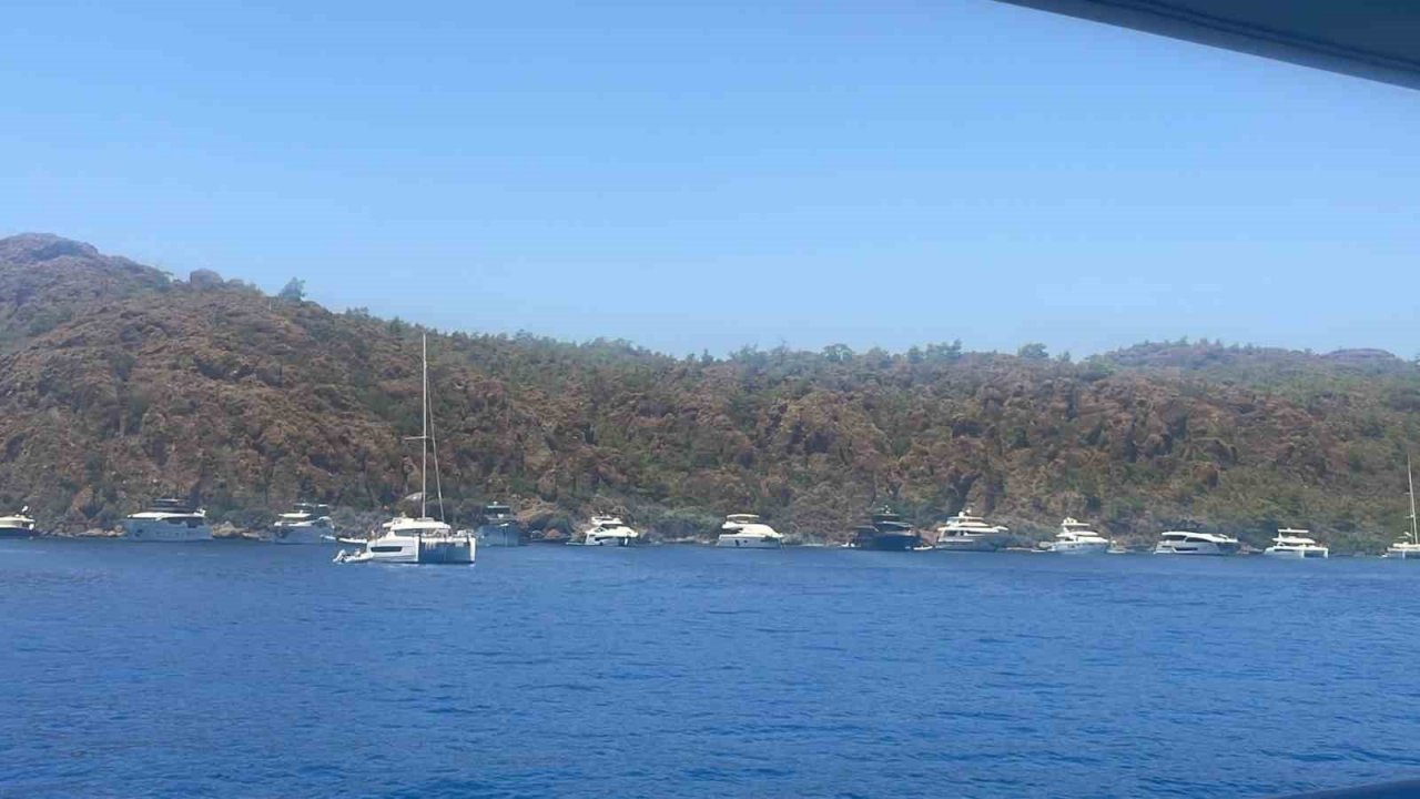 Rodos Adası’ndaki yangınlar Marmaris koylarındaki yat sayısını arttırdı