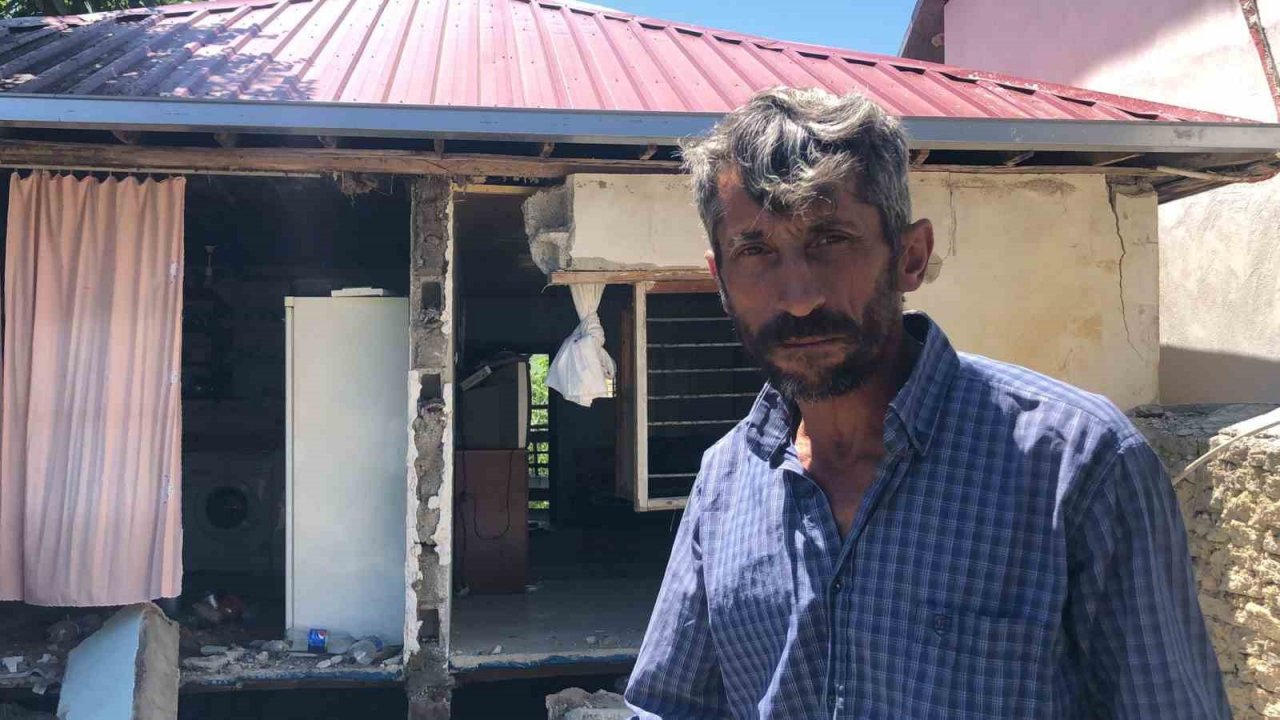 5.5’lik deprem bu köye büyük hasar verdi