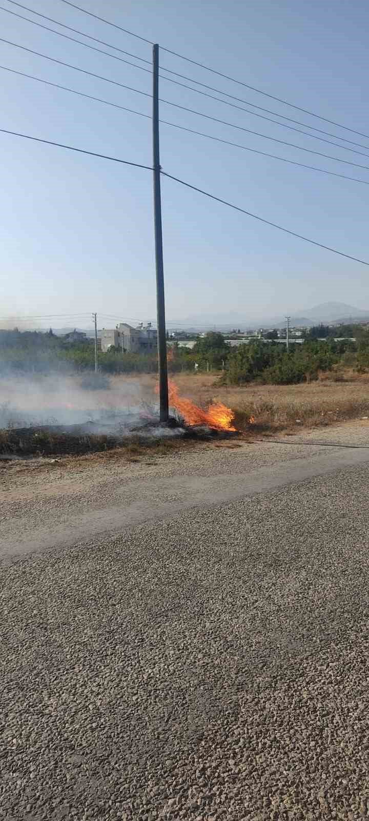 Kuru ot ve çalılık yangını kısa sürede söndürüldü