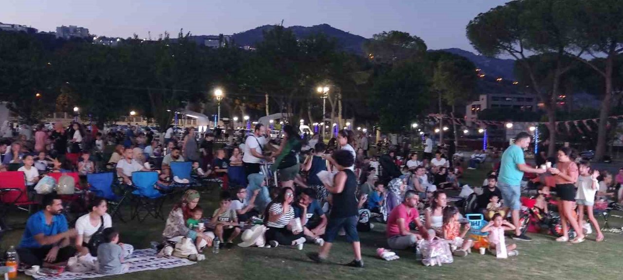 Aydın Büyükşehir Belediyesi Tekstil Park’ta her akşam farklı bir etkinlik düzenliyor