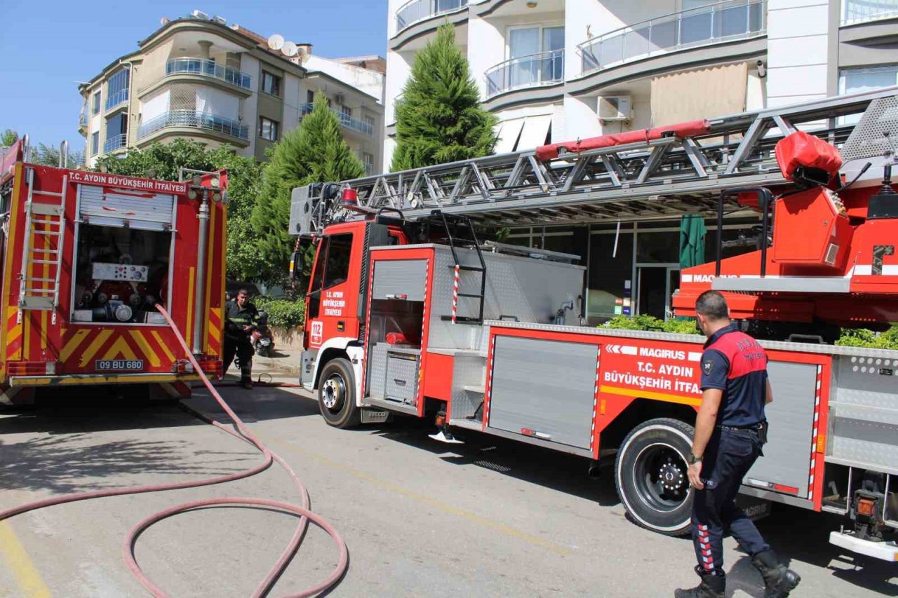 İtfaiyenin hızlı müdahalesi ile yangın büyümeden söndürüldü