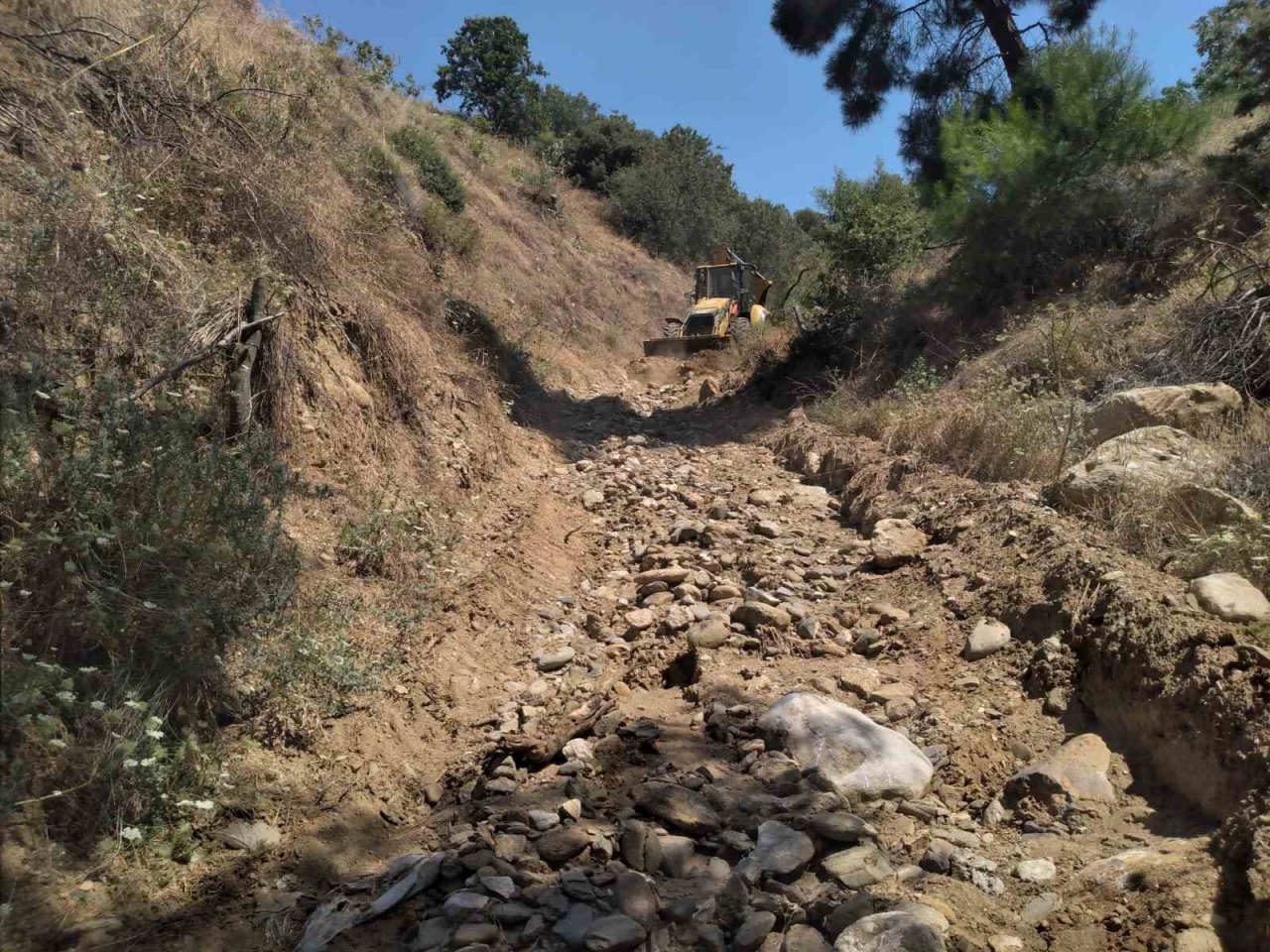 Efeler’in ekipleri çiftçilerin yanında