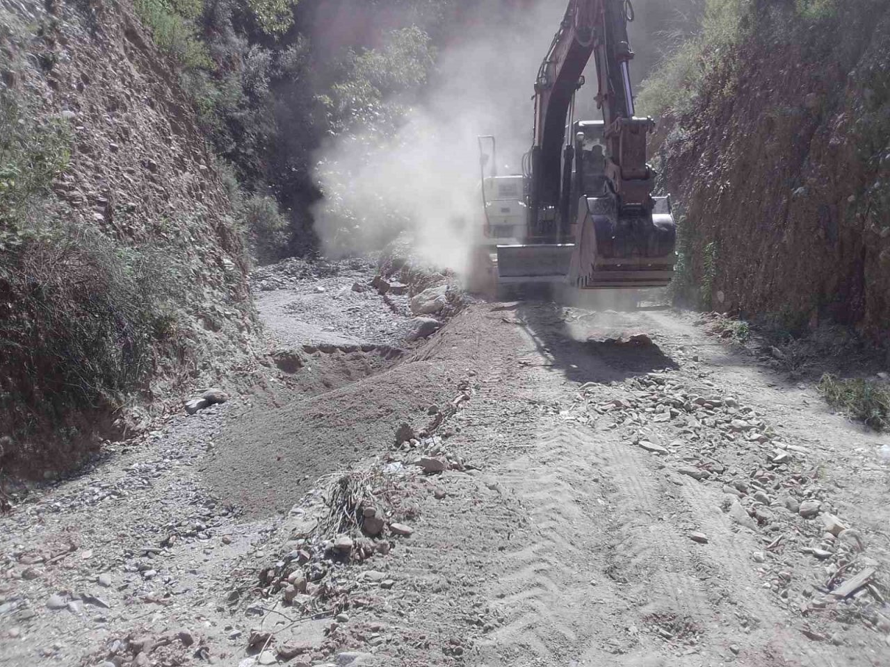 Efeler’in ekipleri çiftçilerin yanında