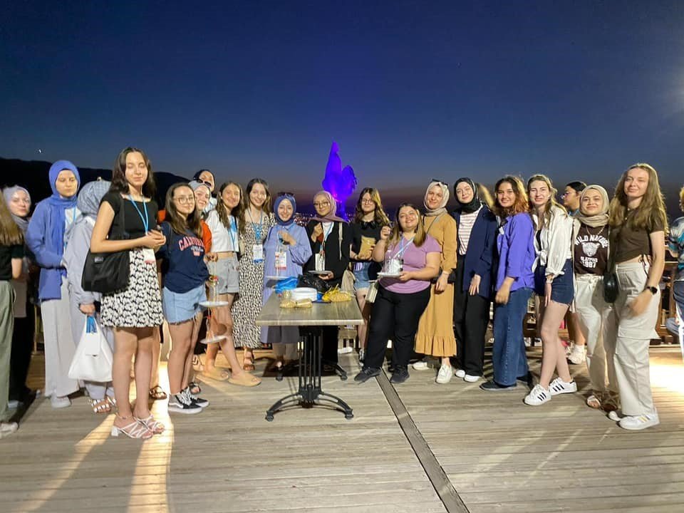 Bilecikli gençler Denizli’nin tarihi ve turistlik yerlerini gezdi