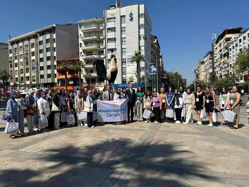 Bilecikli gençler Denizli’nin tarihi ve turistlik yerlerini gezdi