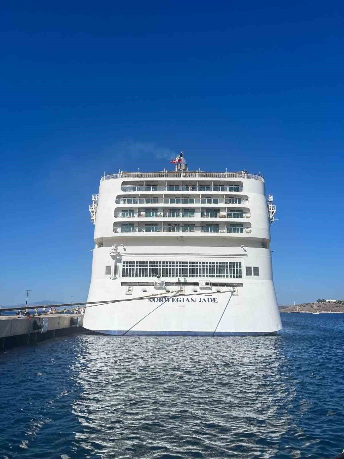 Bodrum’da kruvaziyer turizmi sürüyor