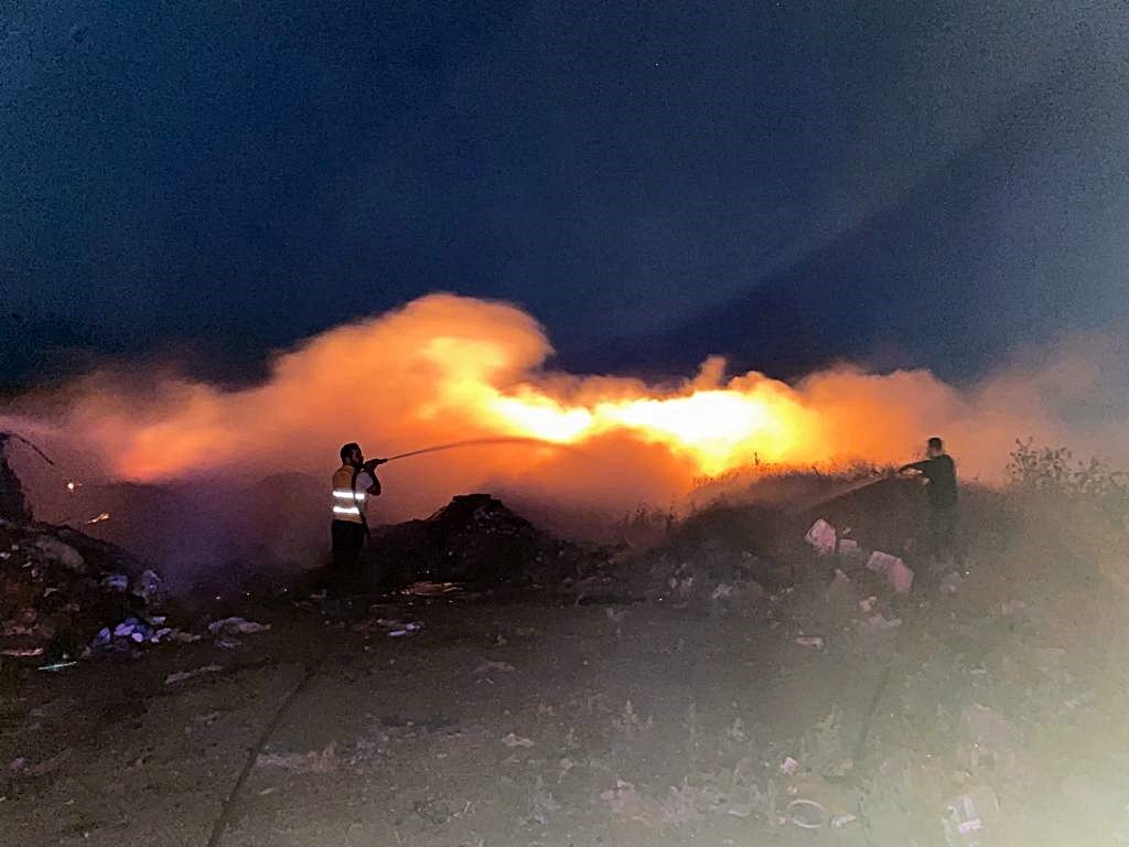 Mihalıççık’ta çöplük alanda çıkan yangın söndürüldü