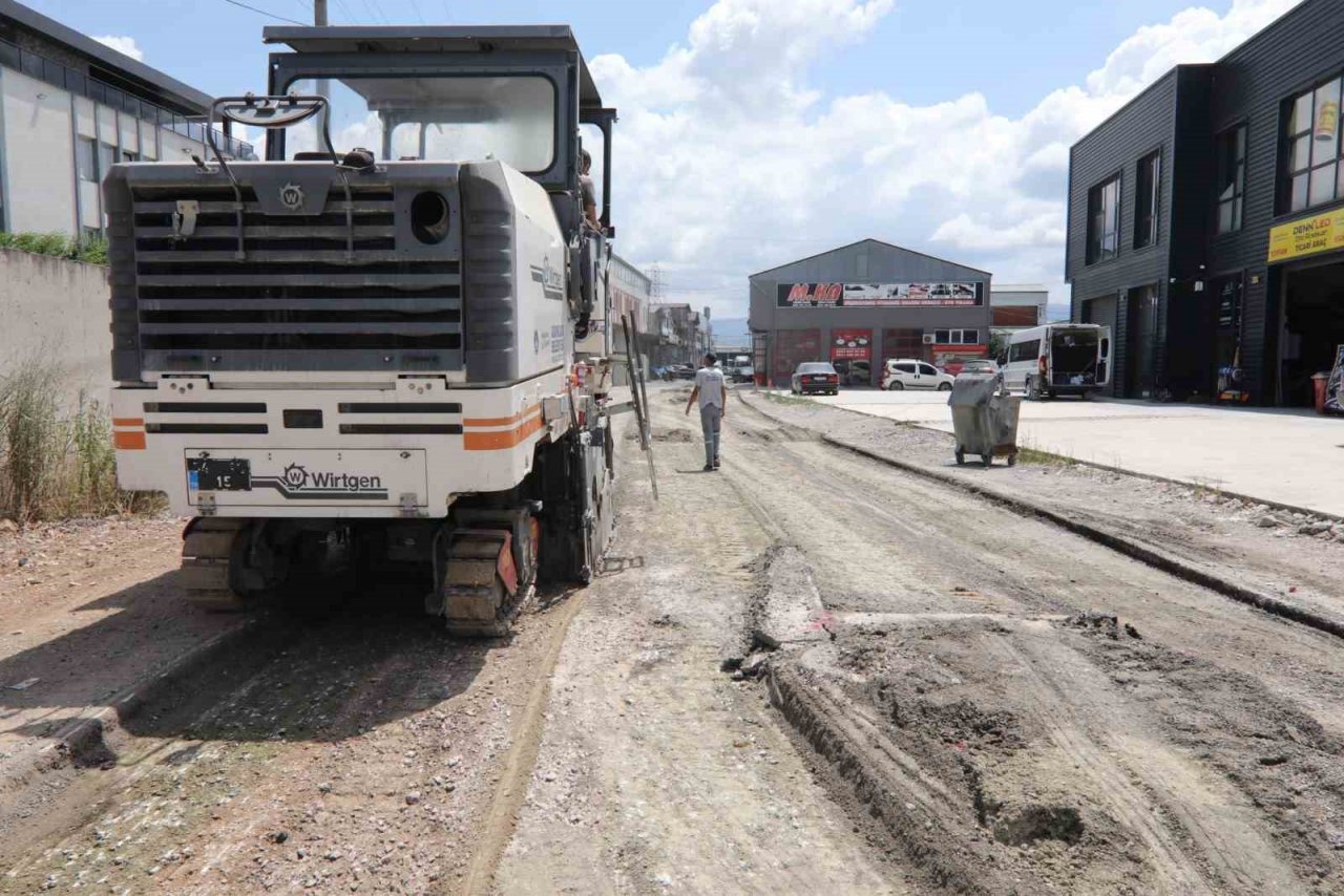 Erenler’de asfalt çalışmaları sürüyor