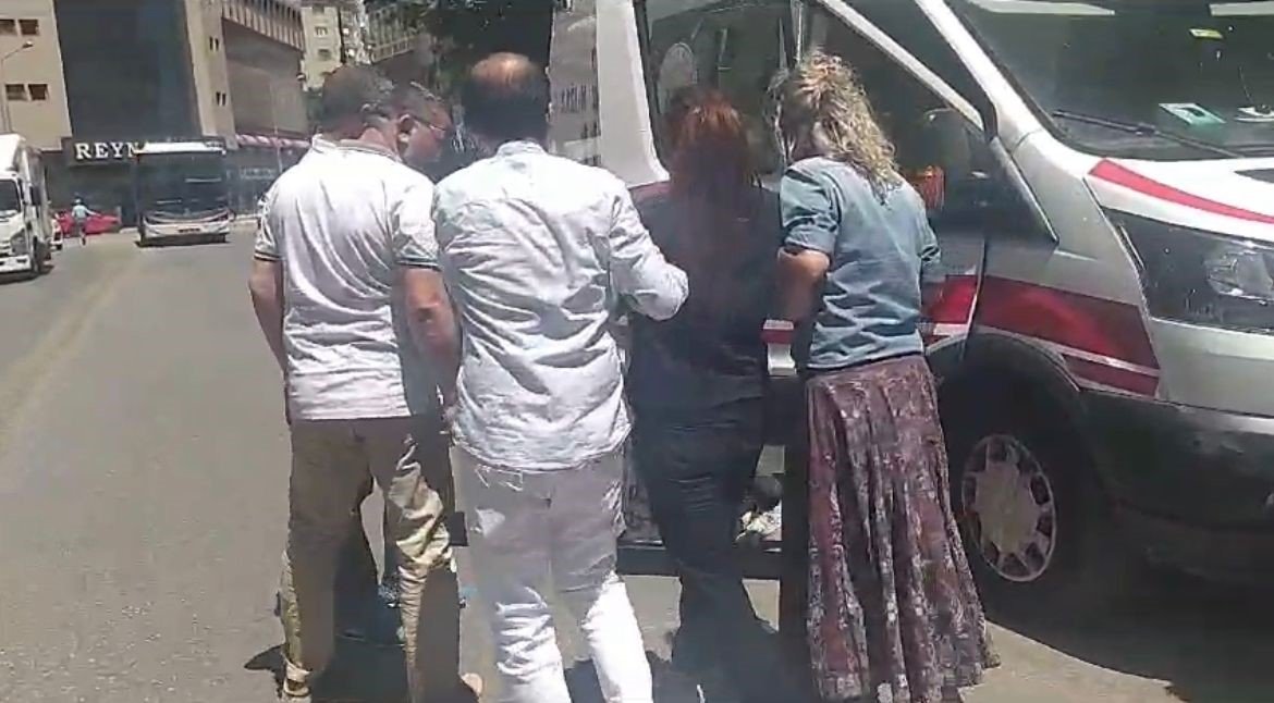 Otomobilin çarptığı kadın yaralandı