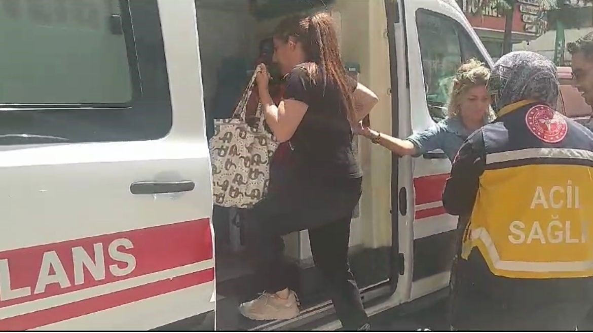 Otomobilin çarptığı kadın yaralandı