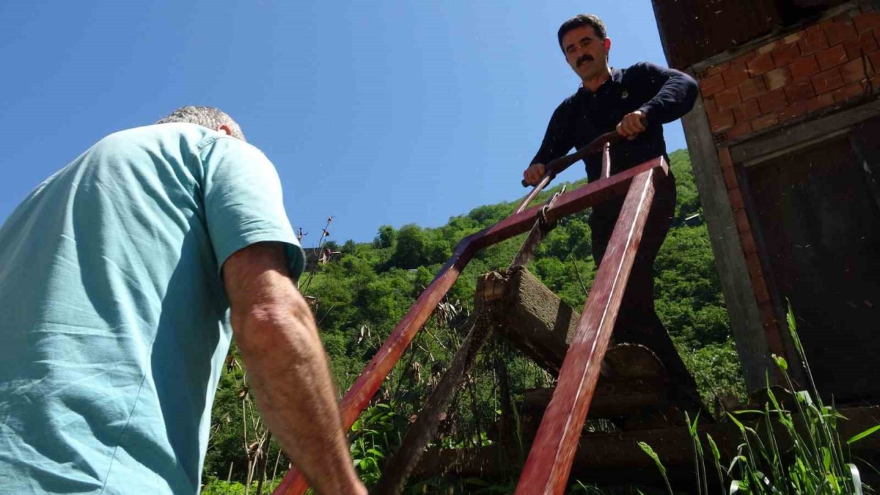 Unutulan meslek olan hızarcılığı yaşatıyor