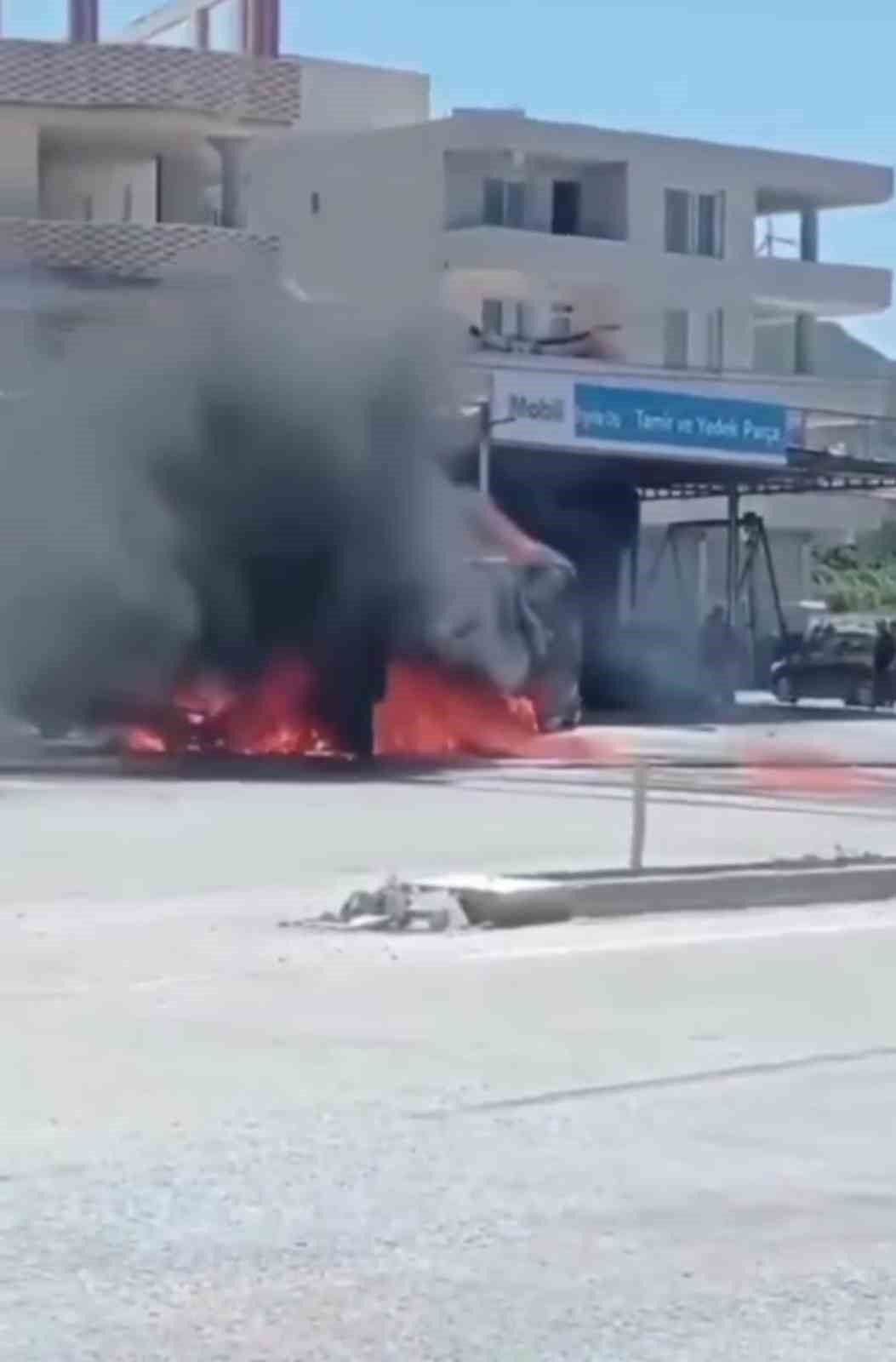 Samandağ’da korkutan araç yangını