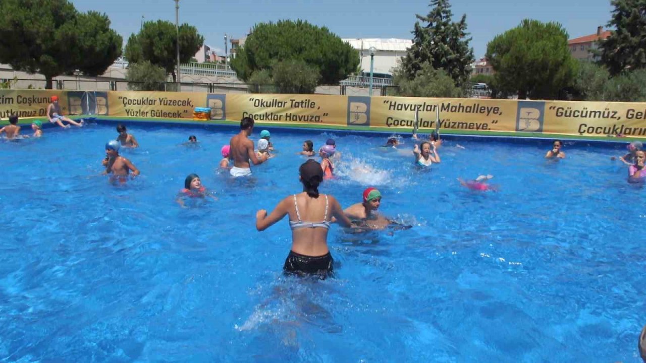 Balıkesir’de havuzlar çocuklarla şenlendi